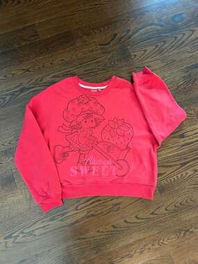 Strawberry Shortcake 'Always Sweet' Graphic Crewneck Sweatshirt